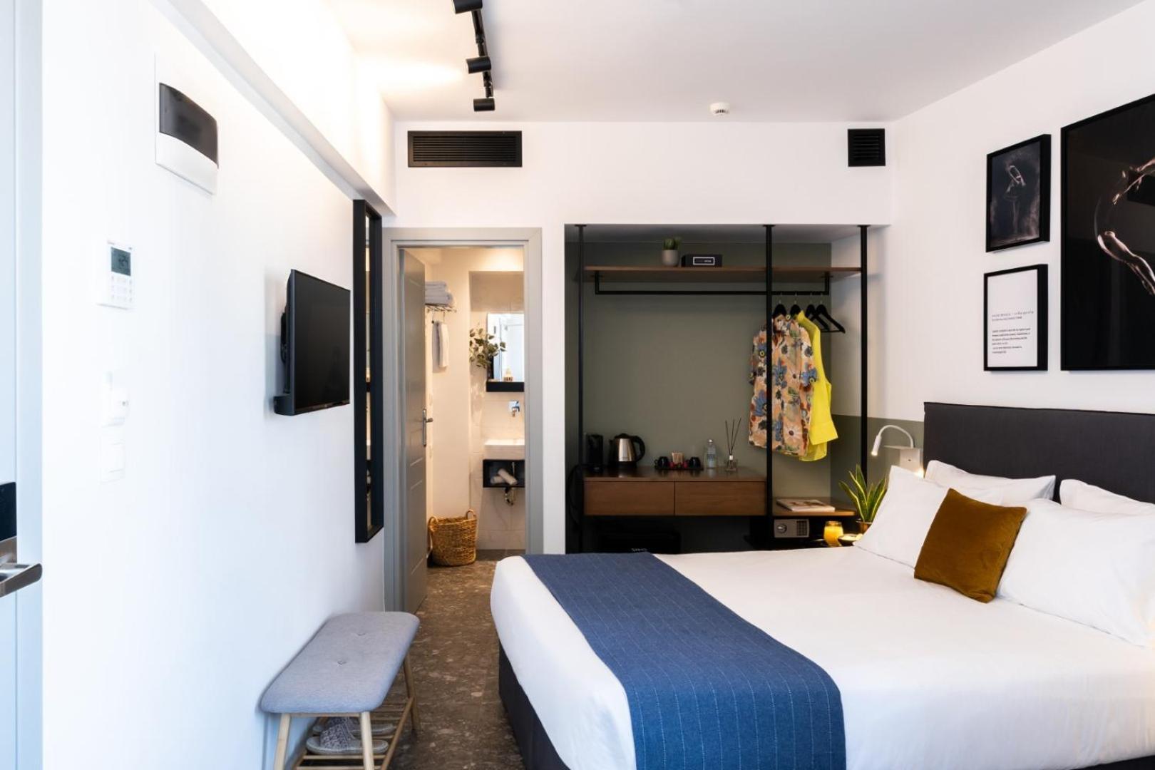 Play Theatrou Hotel 4*